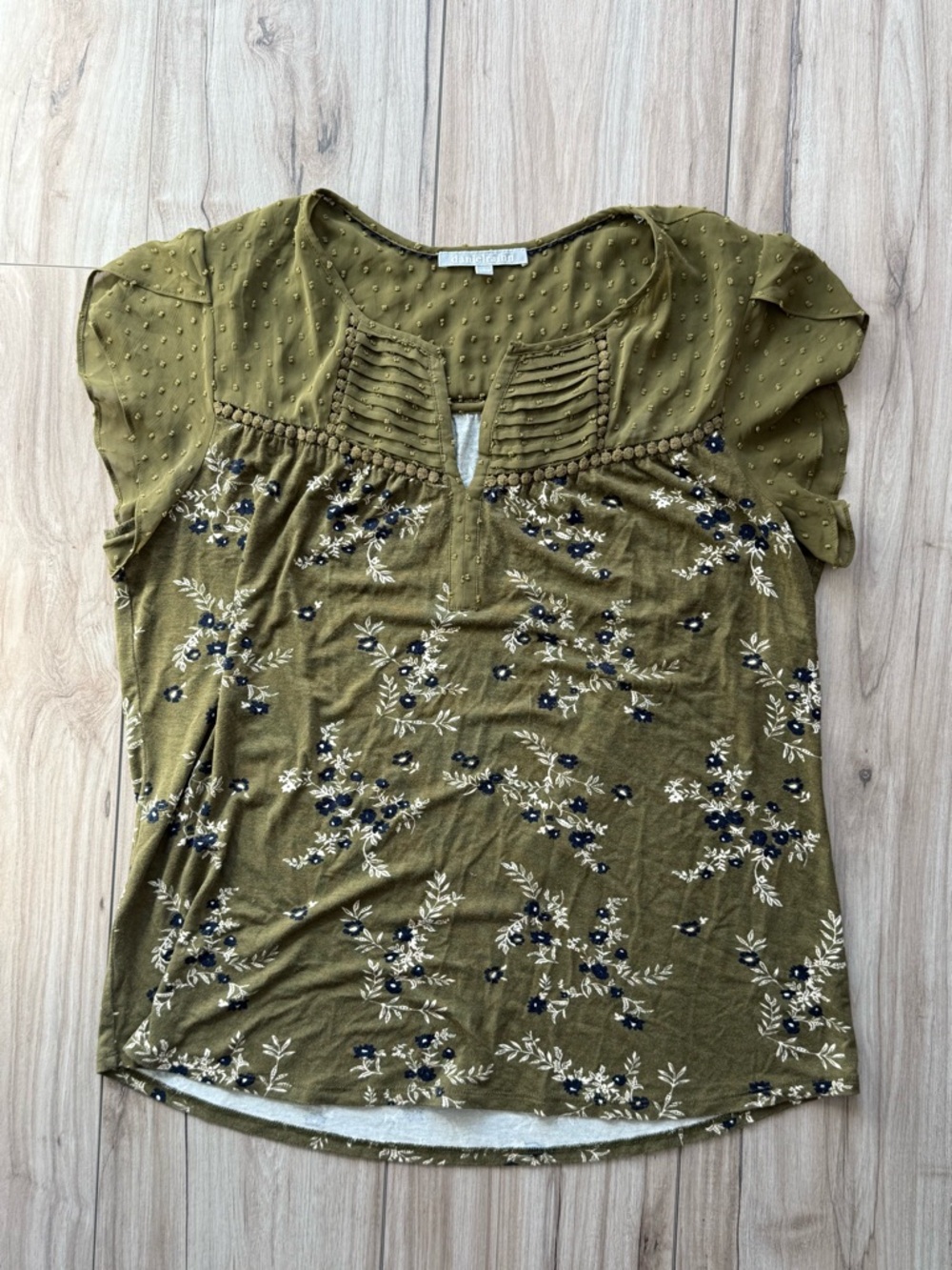 Daniel Rainn Olive Floral Embroidered Pintuck Split-Neck Blouse - Picture 2 of 7